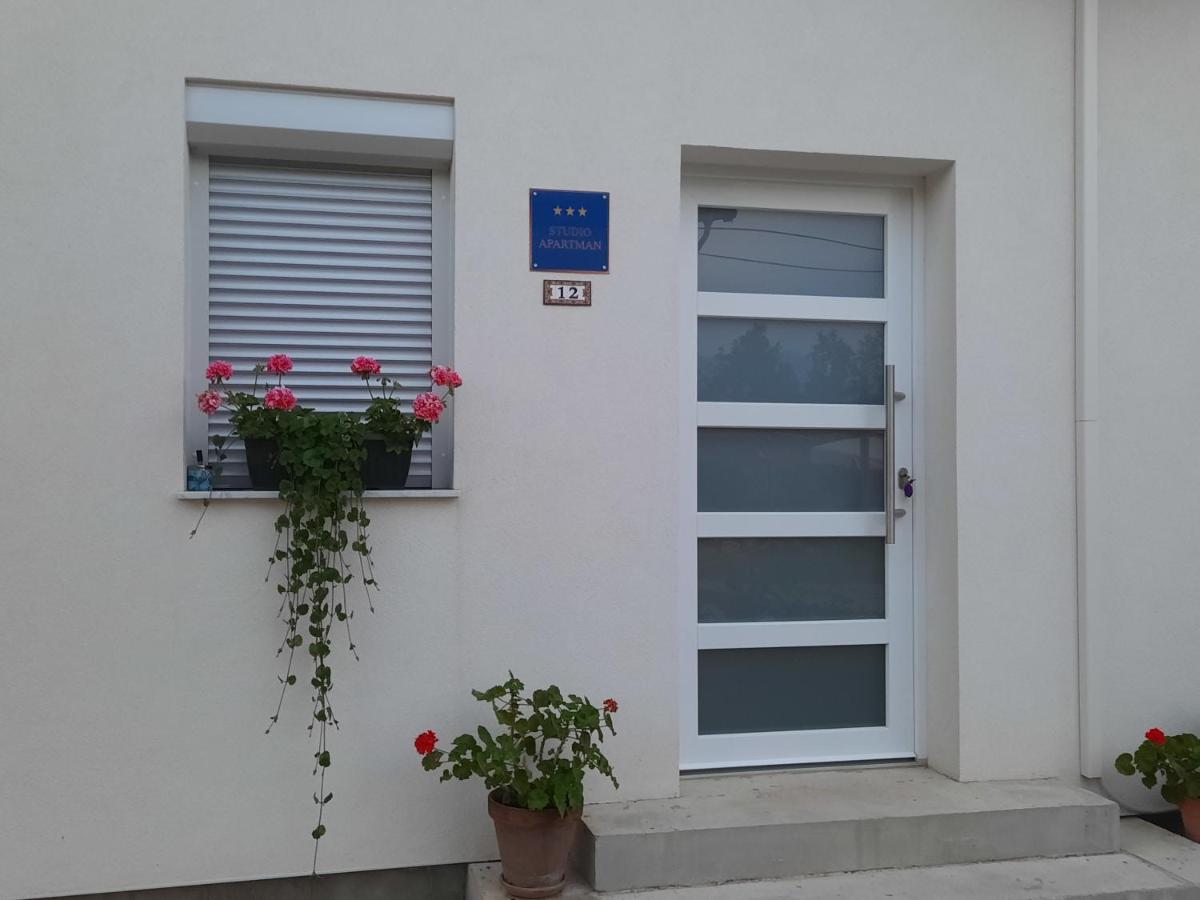 Studio Apartman Marta Korenica Εξωτερικό φωτογραφία