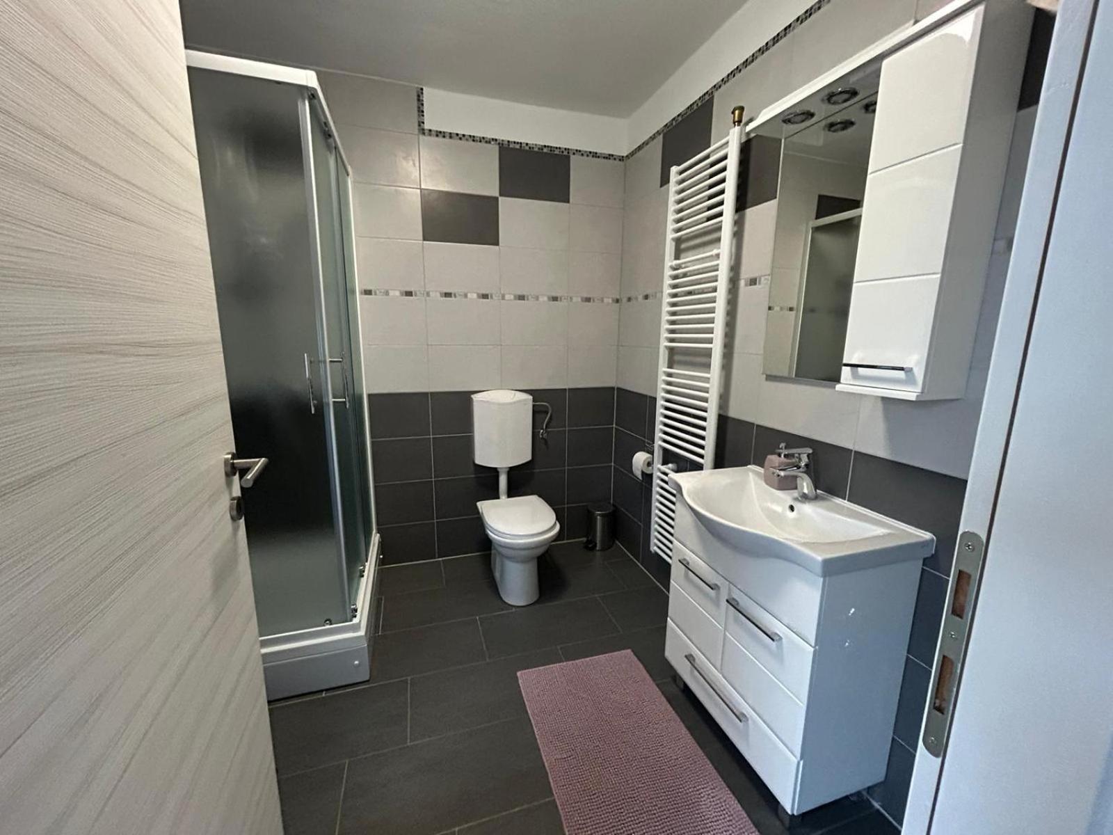 Studio Apartman Marta Korenica Εξωτερικό φωτογραφία